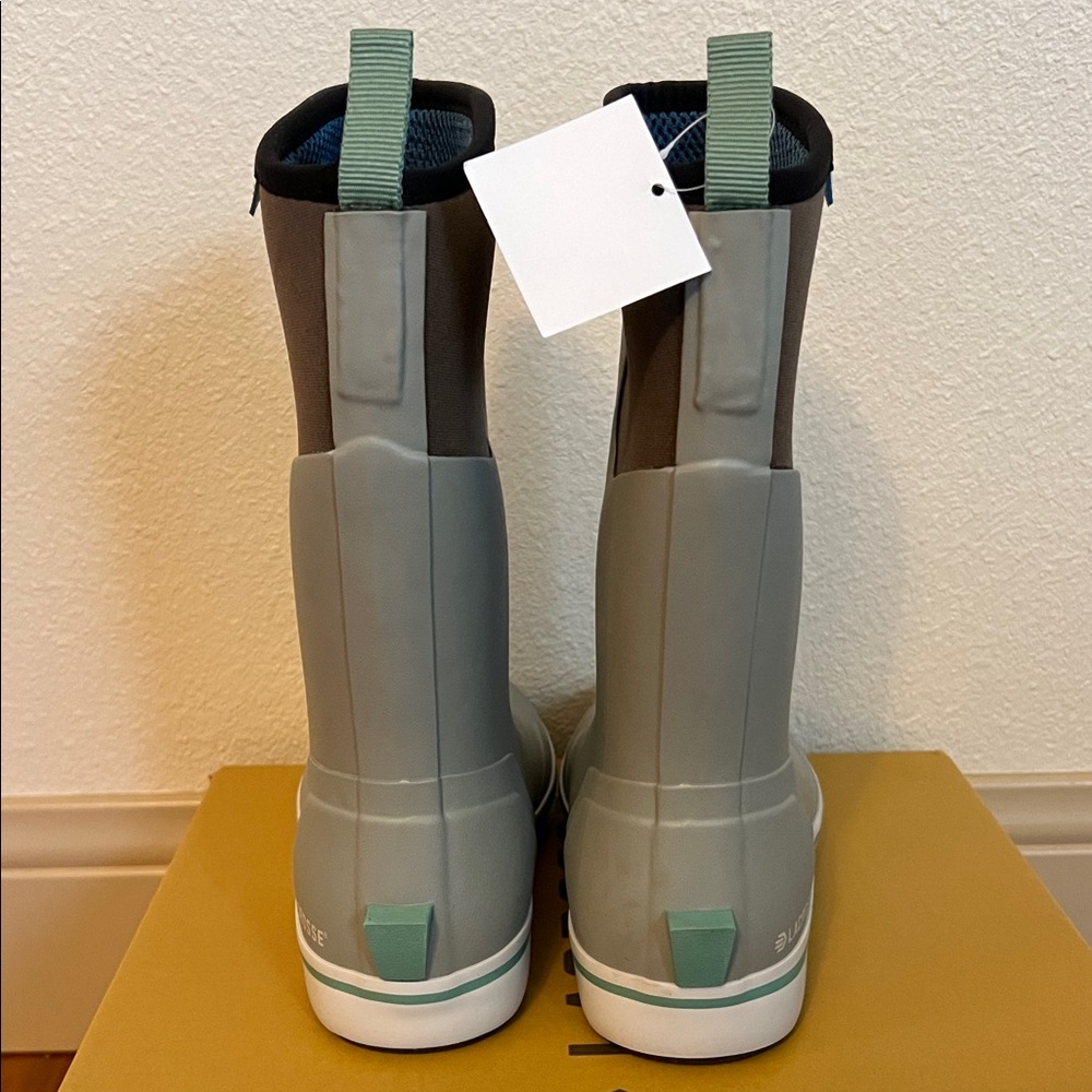 LaCrosse Alpha 12" Wayerproof Deck Boots Womens size 7 - Picture 4 of 10
